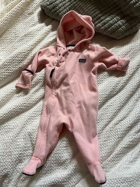 Patagonia Baby Pink Fleece 3-6 month  One-Piece Hooded Romper
